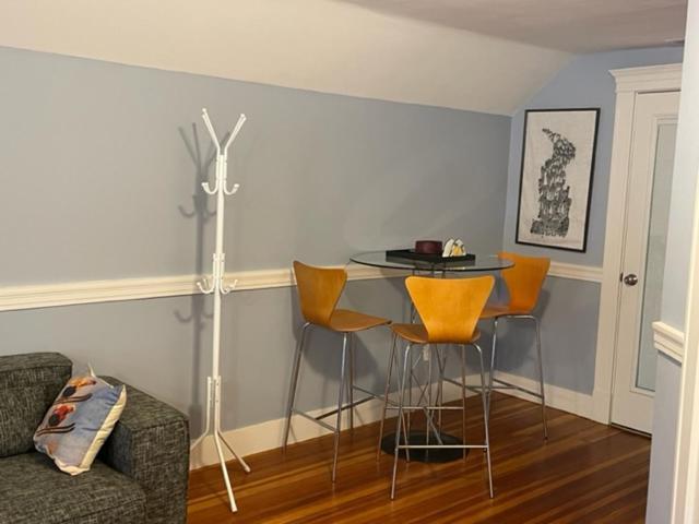 Alloggio in famiglia Comfortable Loft With Private Bathroom *